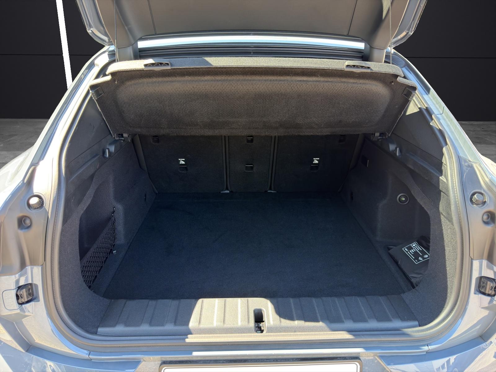BMW iX2 30 xDrive-image-9