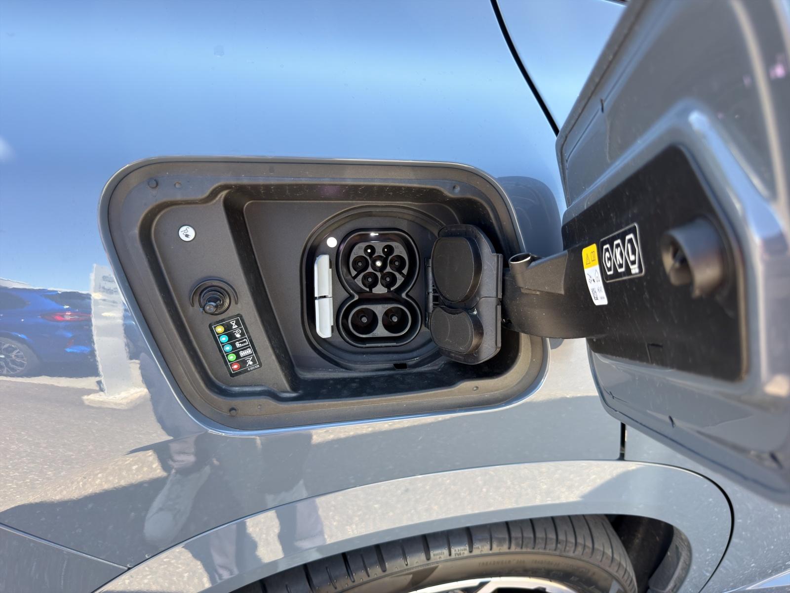 BMW iX2 30 xDrive-image-20