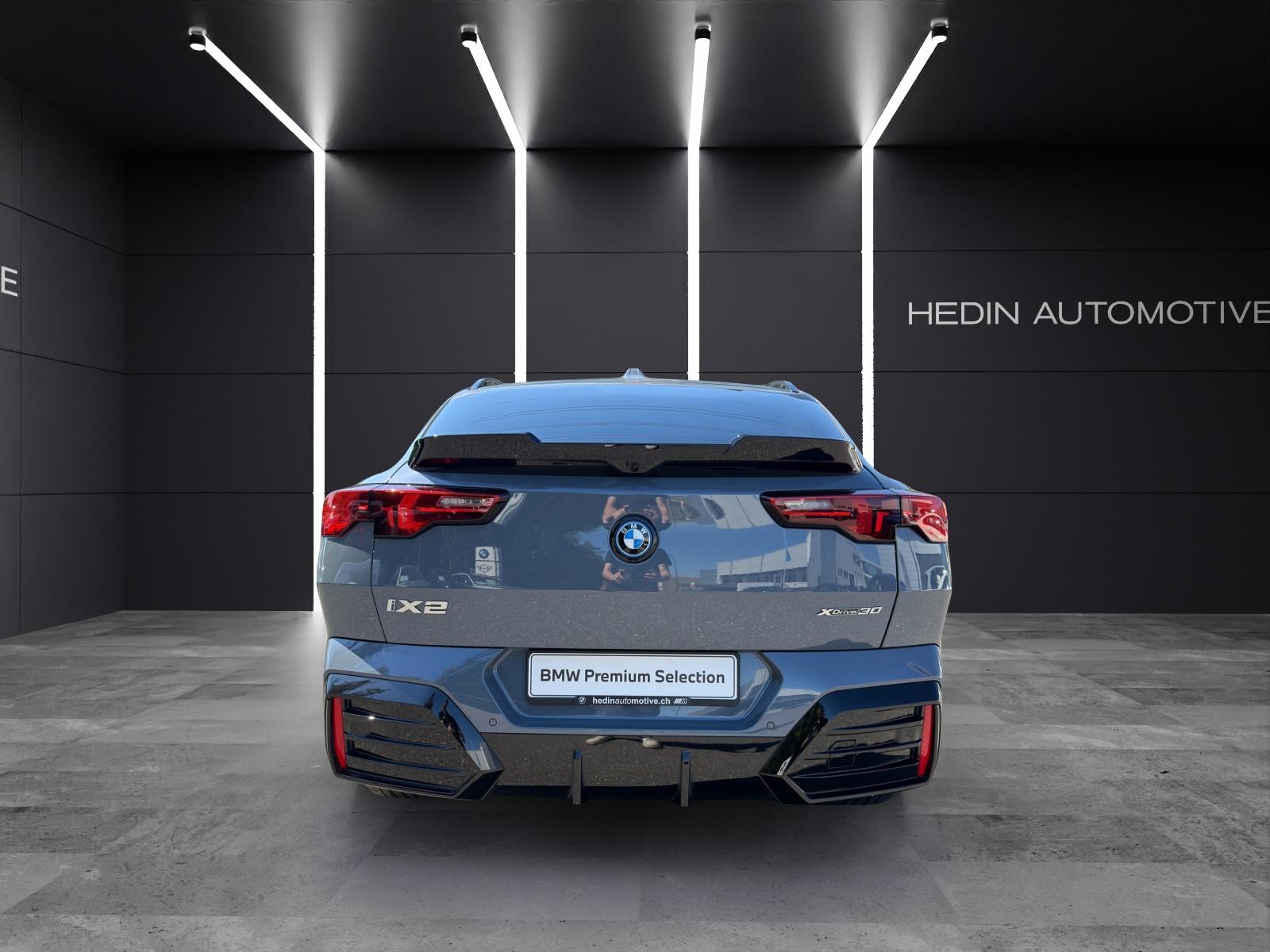 BMW iX2 30 xDrive-image-8