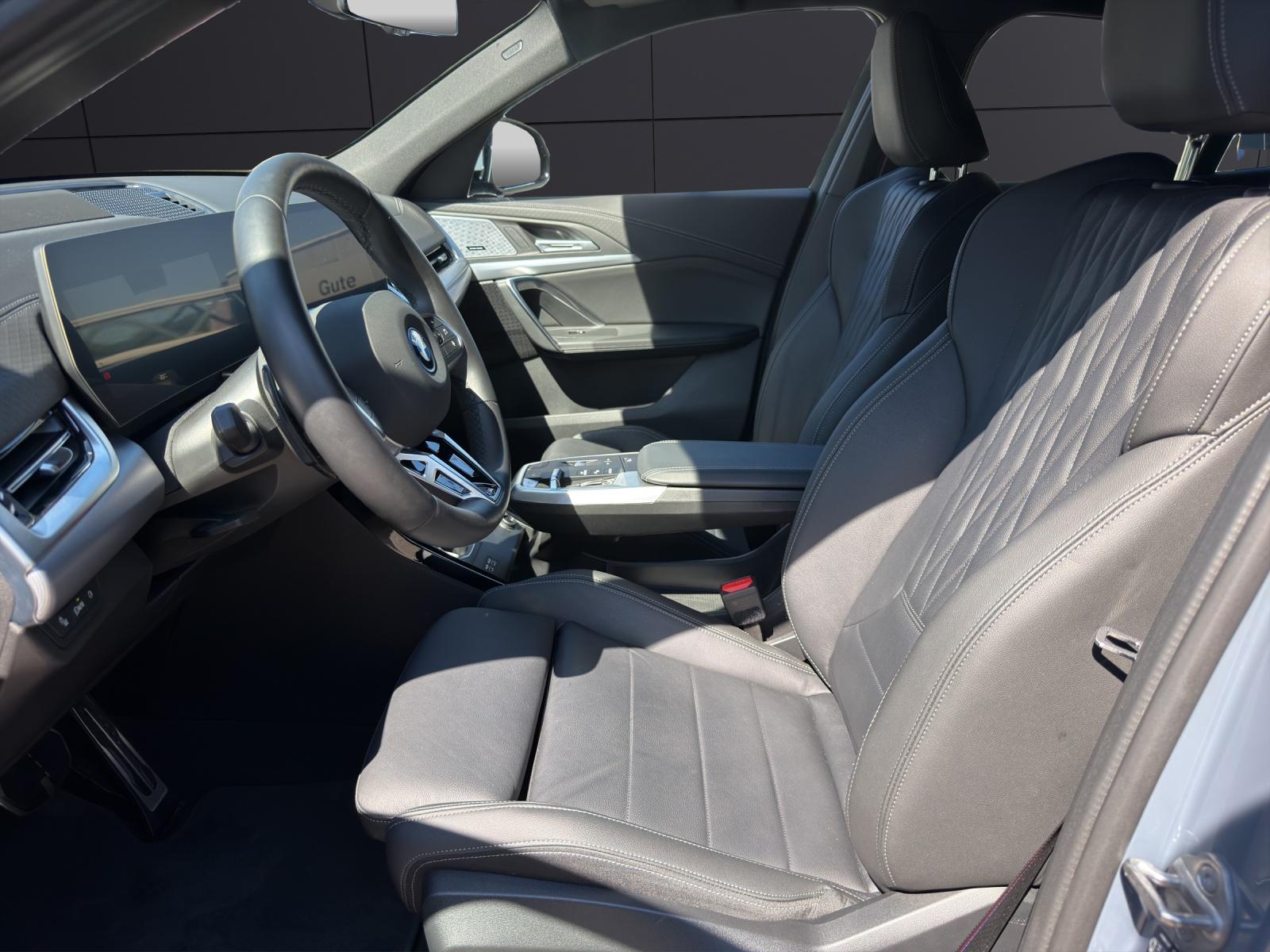 BMW iX2 30 xDrive-image-1