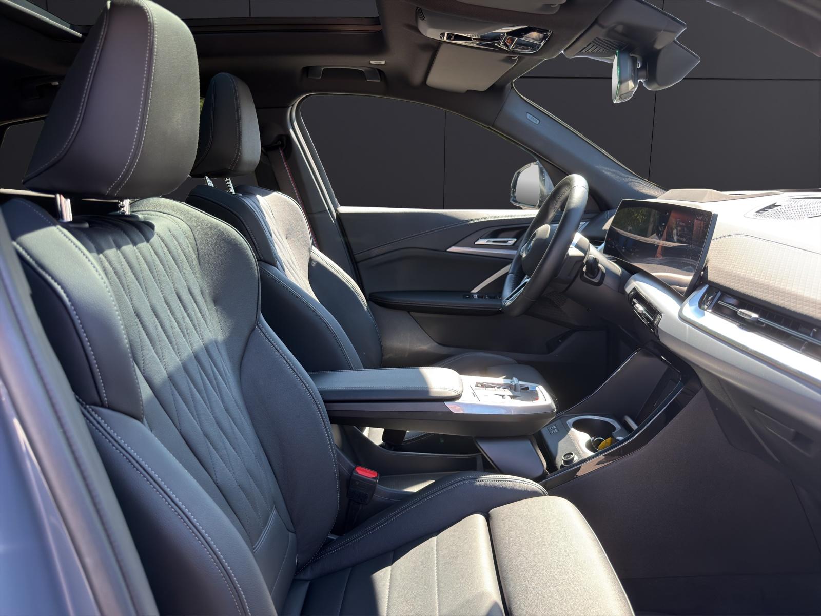 BMW iX2 30 xDrive-image-18