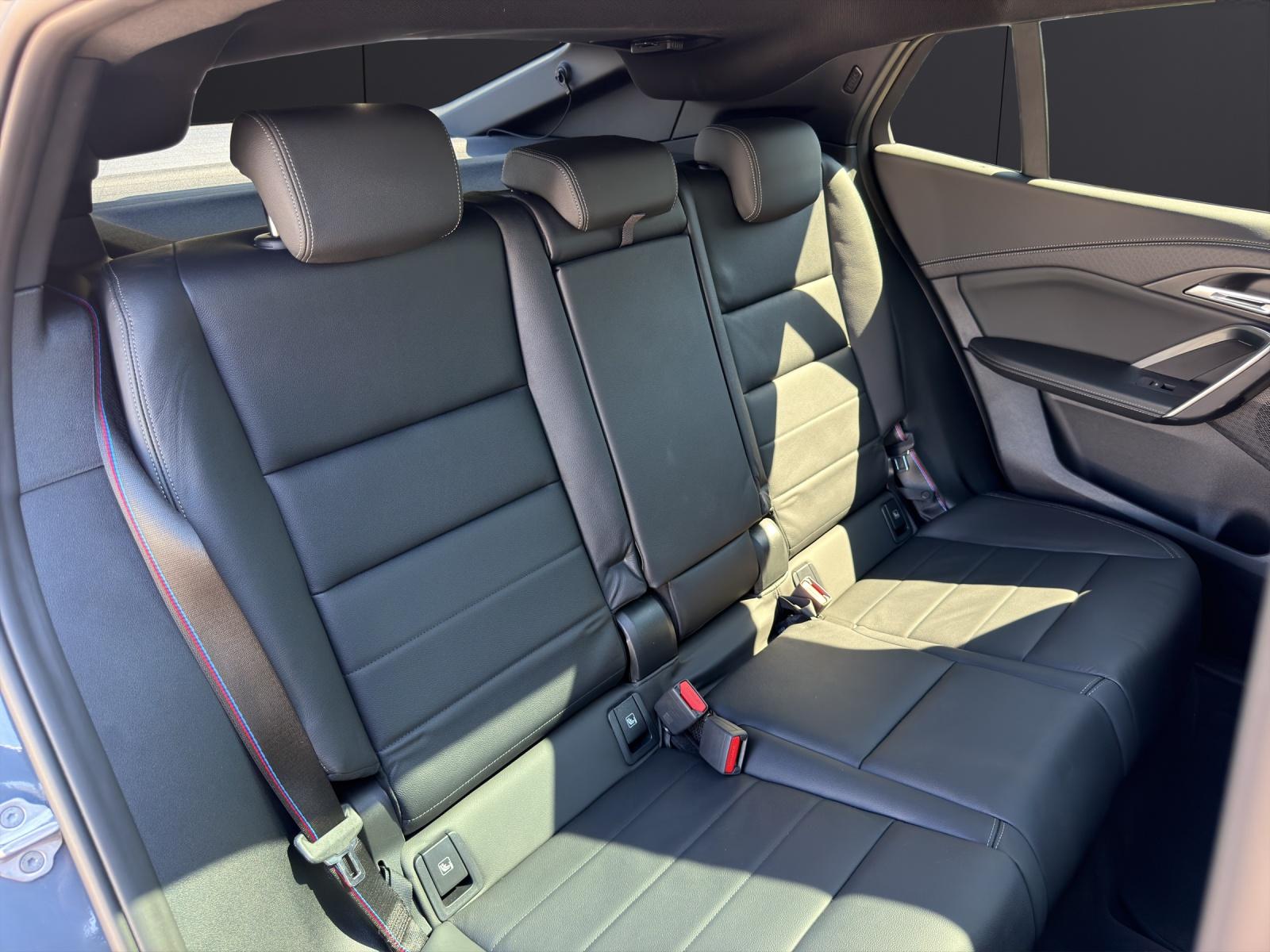 BMW iX2 30 xDrive-image-13