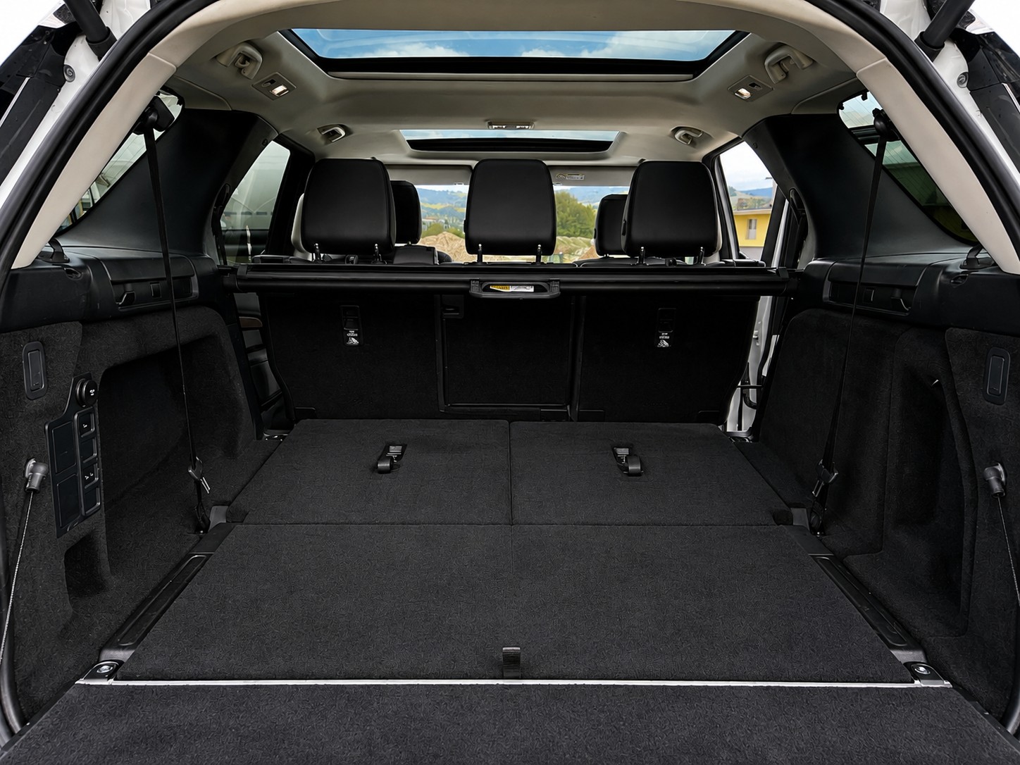 LAND ROVER Discovery 2.0 SD4 HSE Automatic-image-9