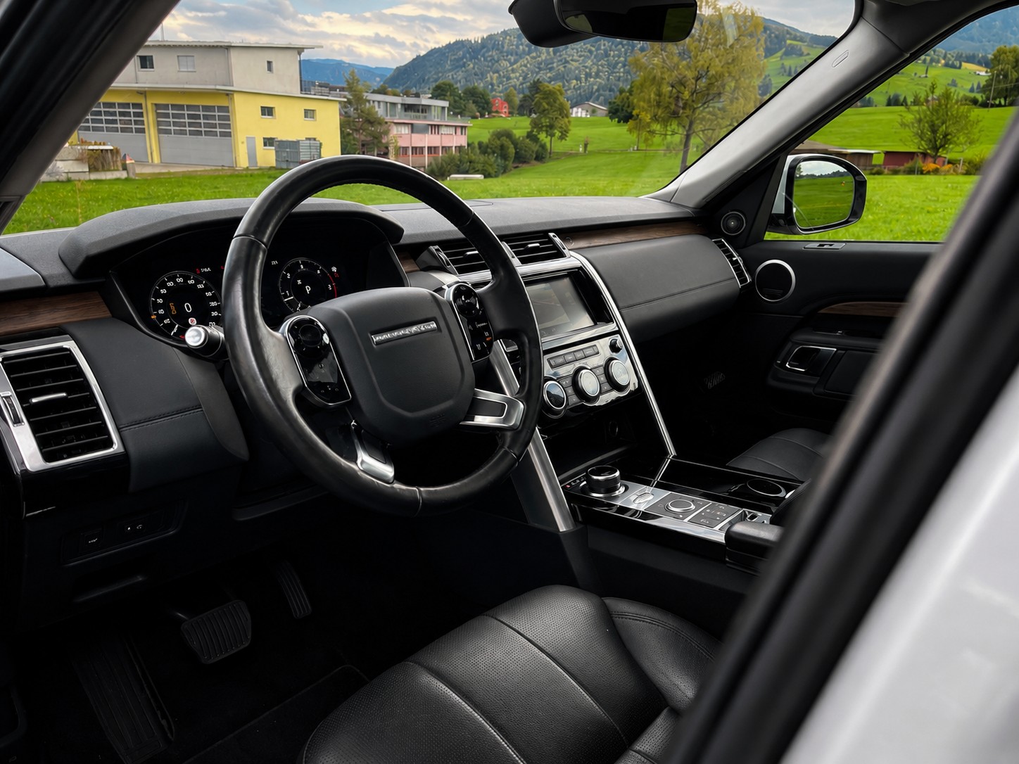 LAND ROVER Discovery 2.0 SD4 HSE Automatic-image-3