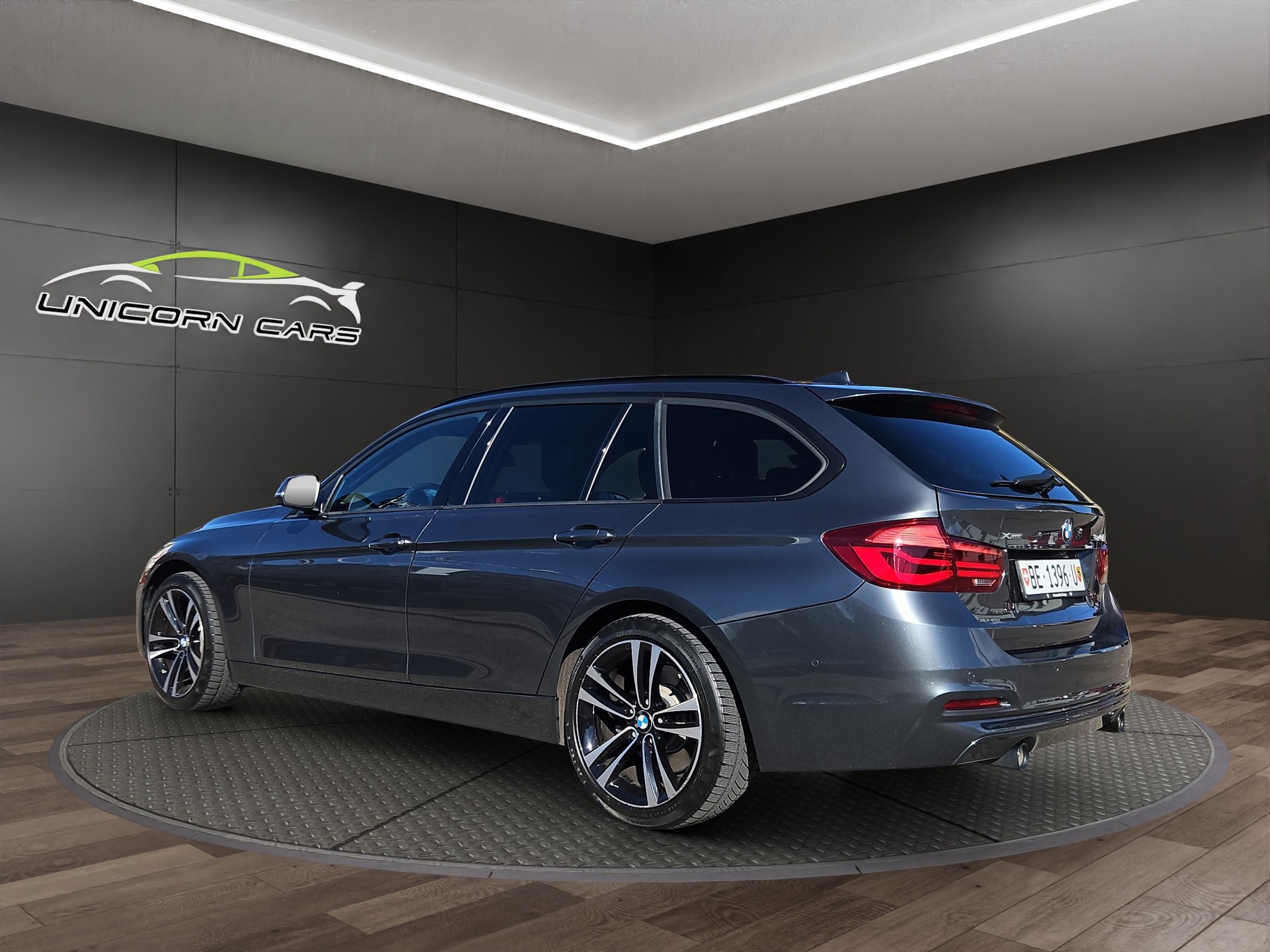 BMW 340i xDrive Touring Steptronic-image-3