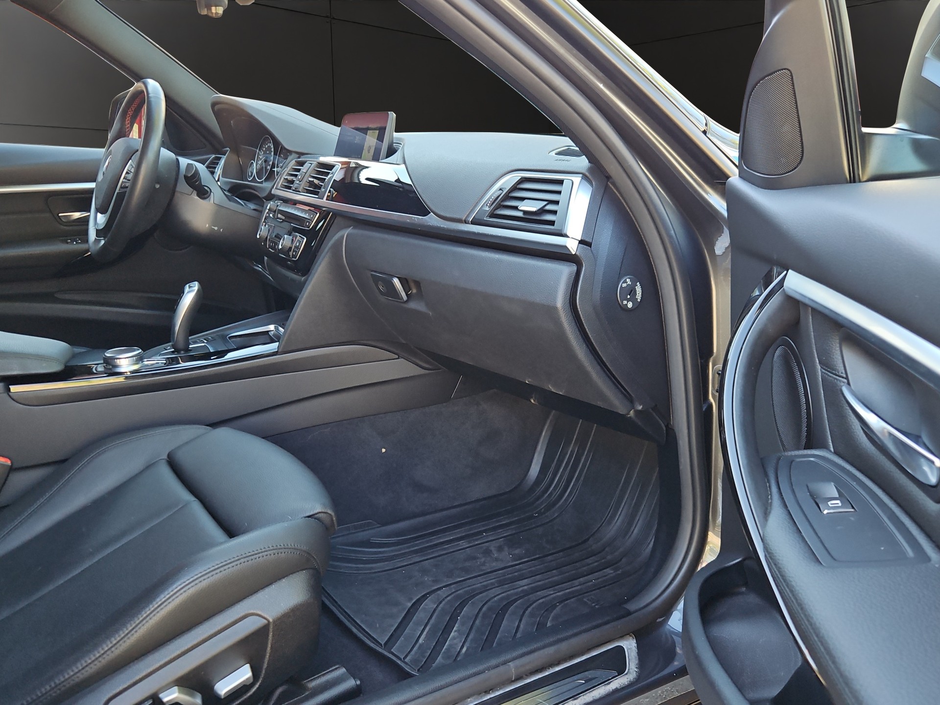 BMW 340i xDrive Touring Steptronic-image-18
