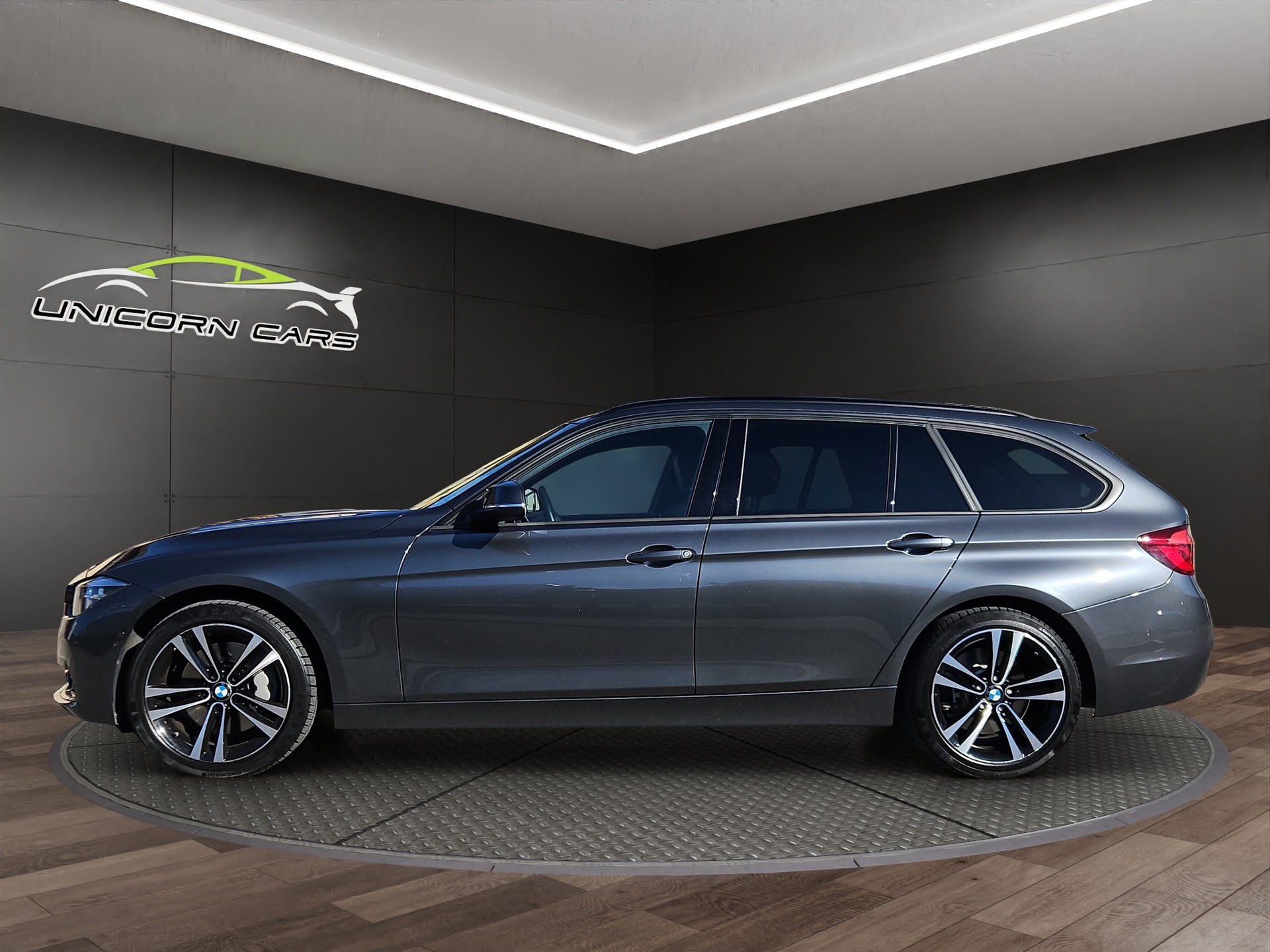 BMW 340i xDrive Touring Steptronic-image-4