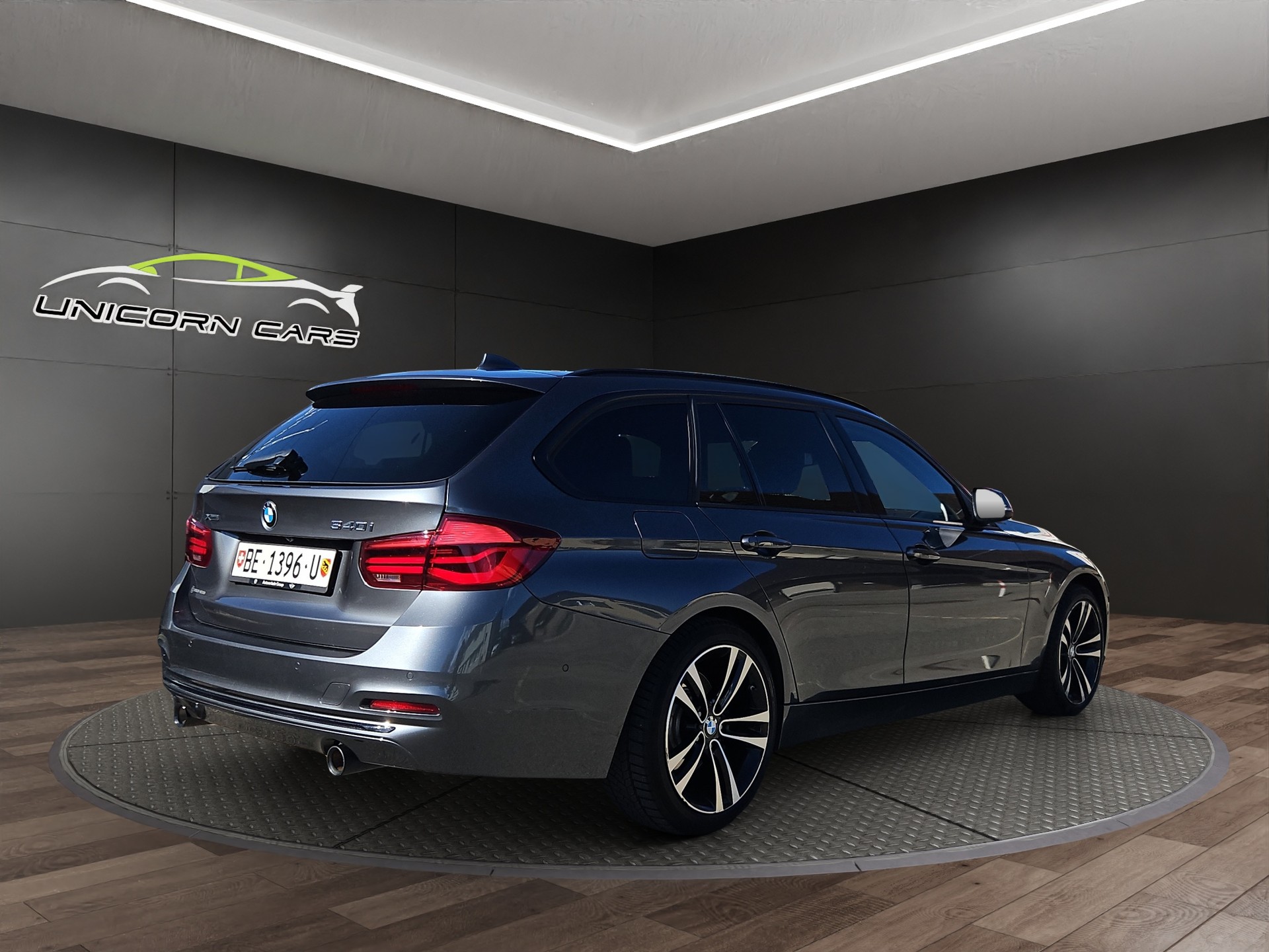 BMW 340i xDrive Touring Steptronic-image-6