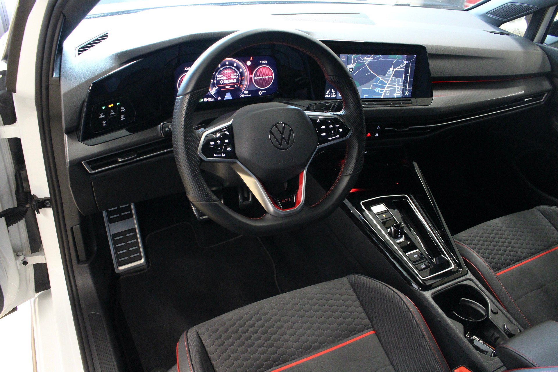 VW Golf 2.0 TSI GTI CLUBSPORT - EDITION DSG 300PS °TOP-Ausstattung °Black & White Package ° MJ. 2024-image-11