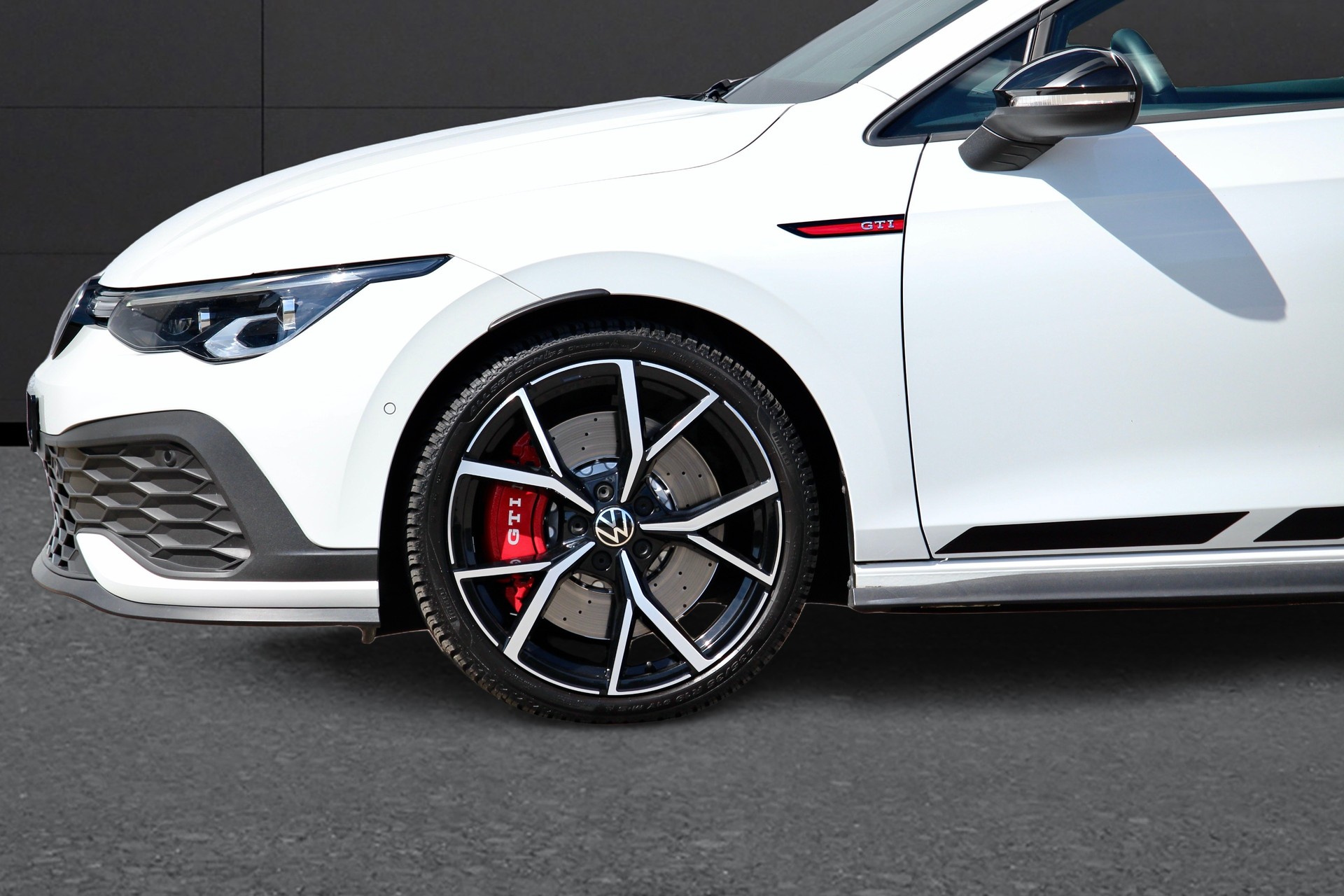 VW Golf 2.0 TSI GTI CLUBSPORT - EDITION DSG 300PS °TOP-Ausstattung °Black & White Package ° MJ. 2024-image-4