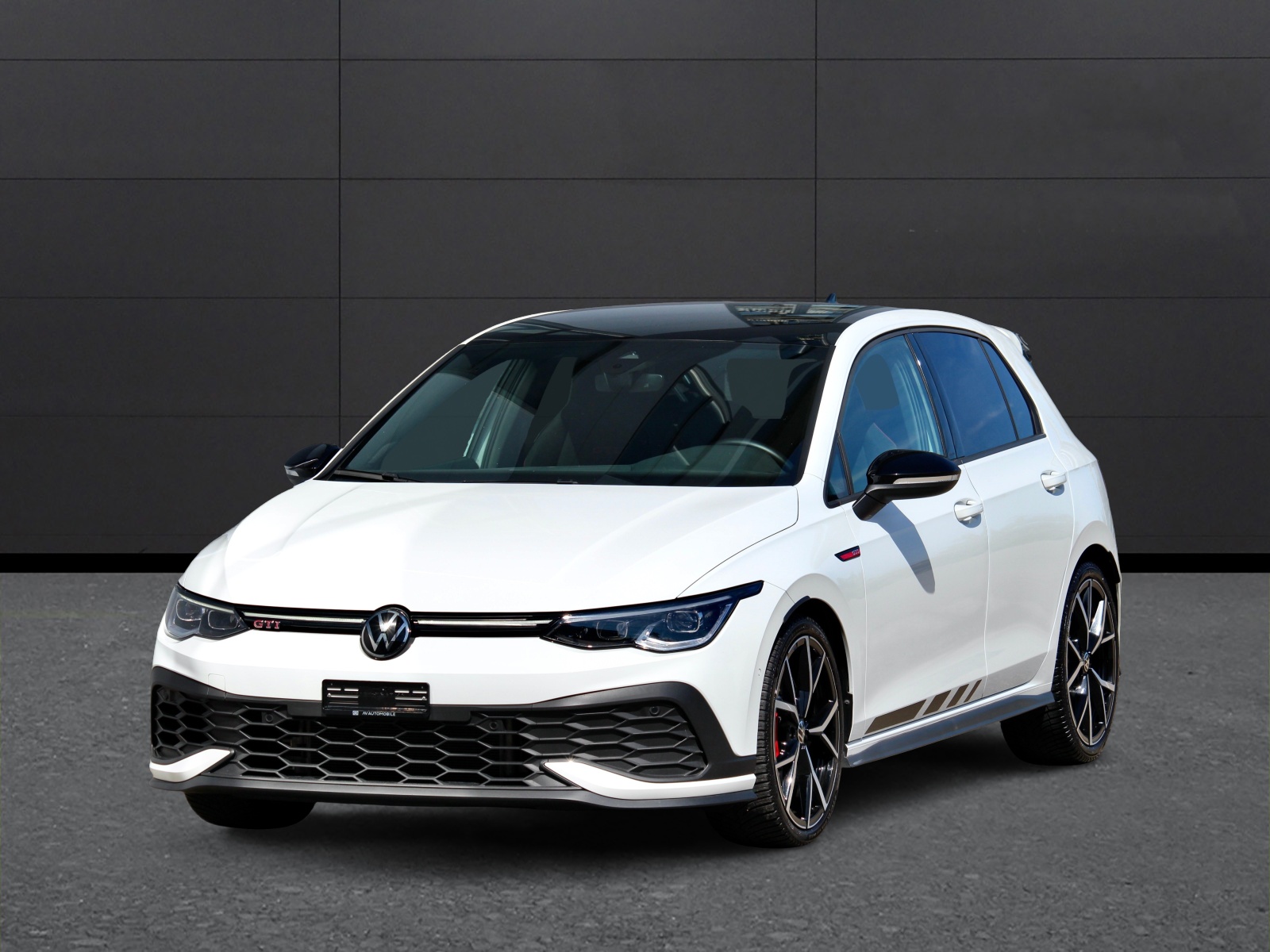 VW Golf 2.0 TSI GTI CLUBSPORT - EDITION DSG 300PS °TOP-Ausstattung °Black & White Package ° MJ. 2024-image-2