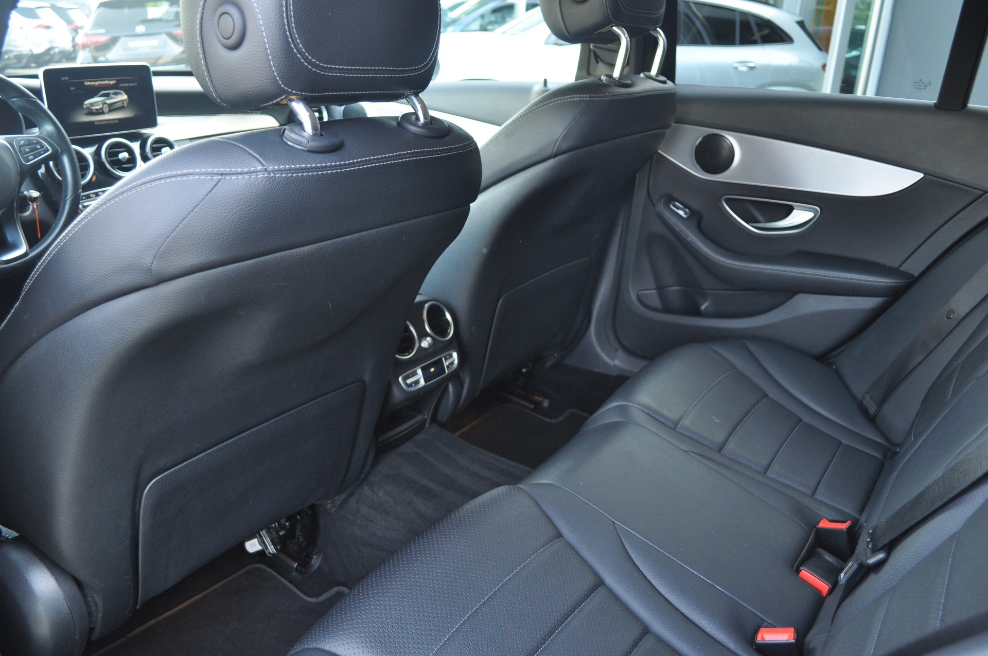 MERCEDES-BENZ C 250 d 4Matic Avantgarde-image-11