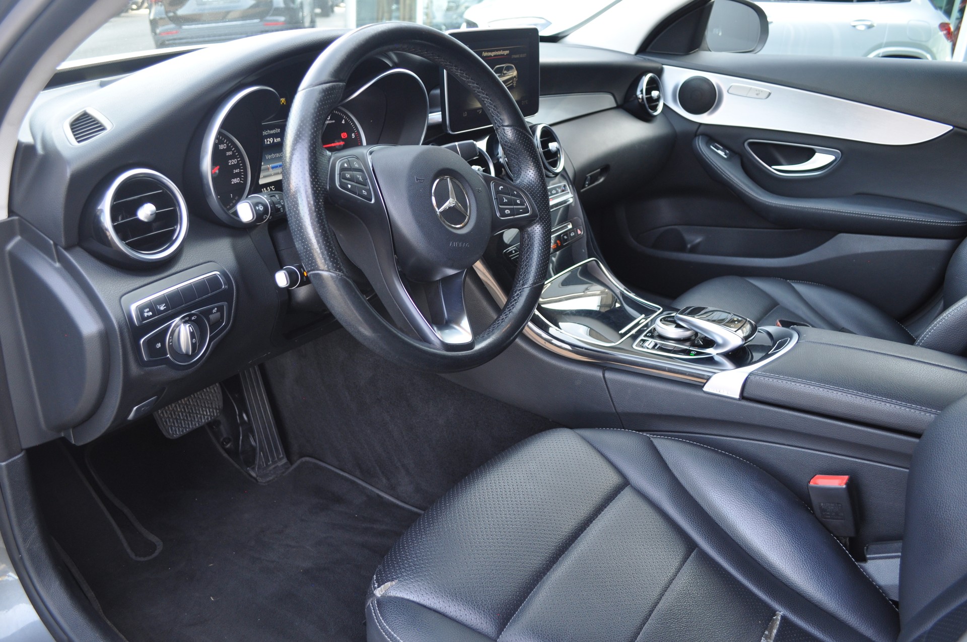 MERCEDES-BENZ C 250 d 4Matic Avantgarde-image-10