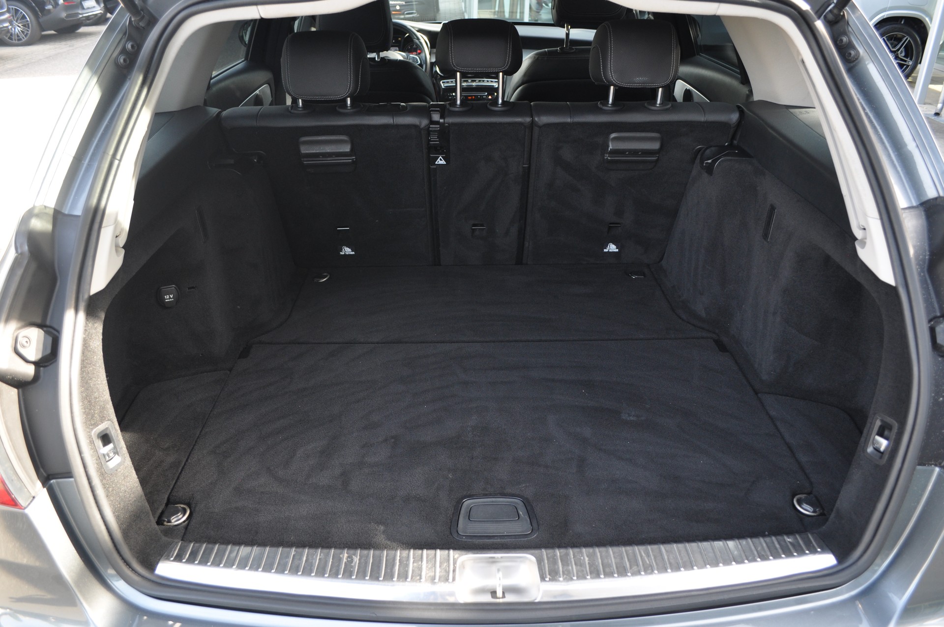 MERCEDES-BENZ C 250 d 4Matic Avantgarde-image-12