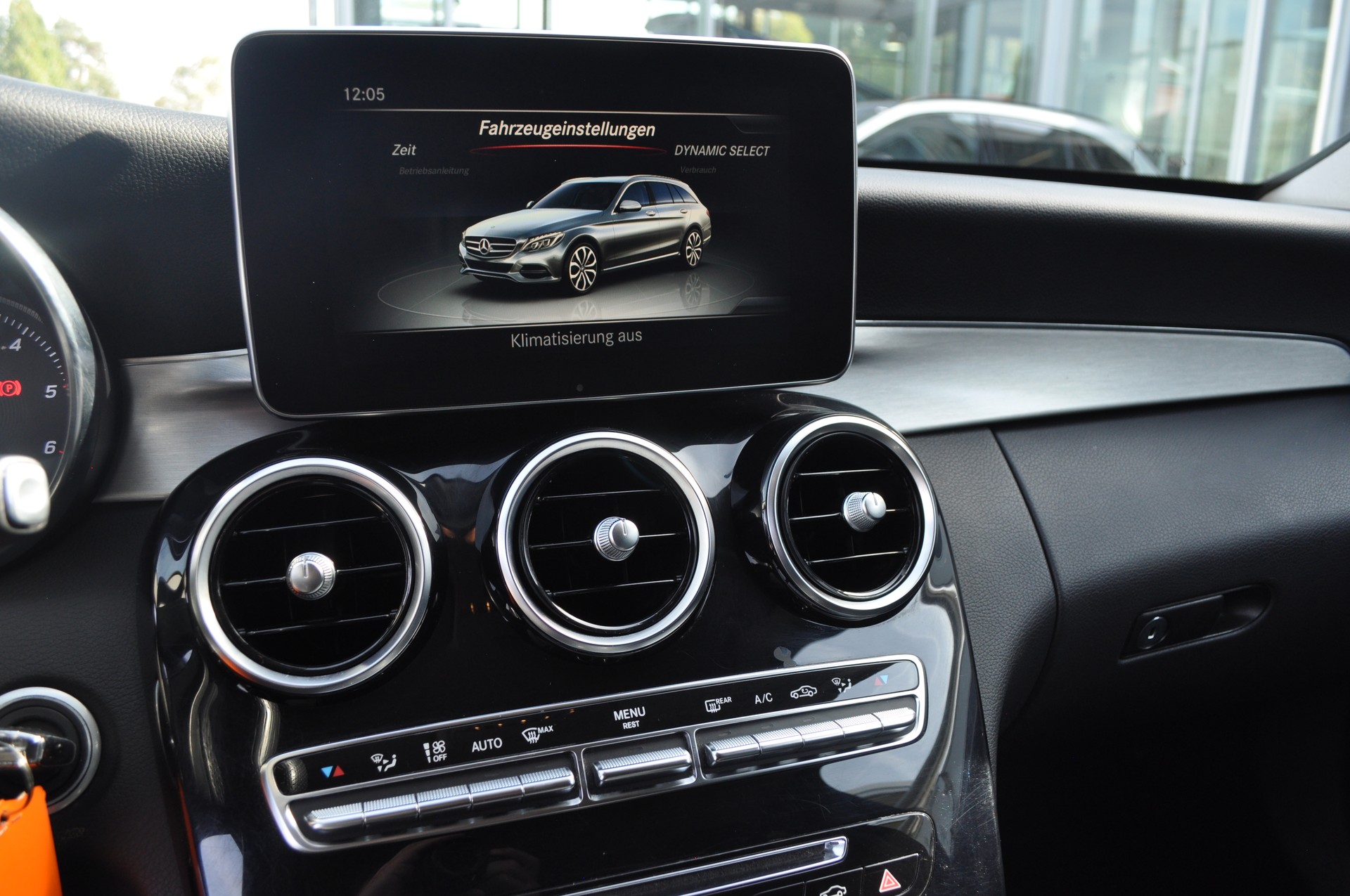 MERCEDES-BENZ C 250 d 4Matic Avantgarde-image-14