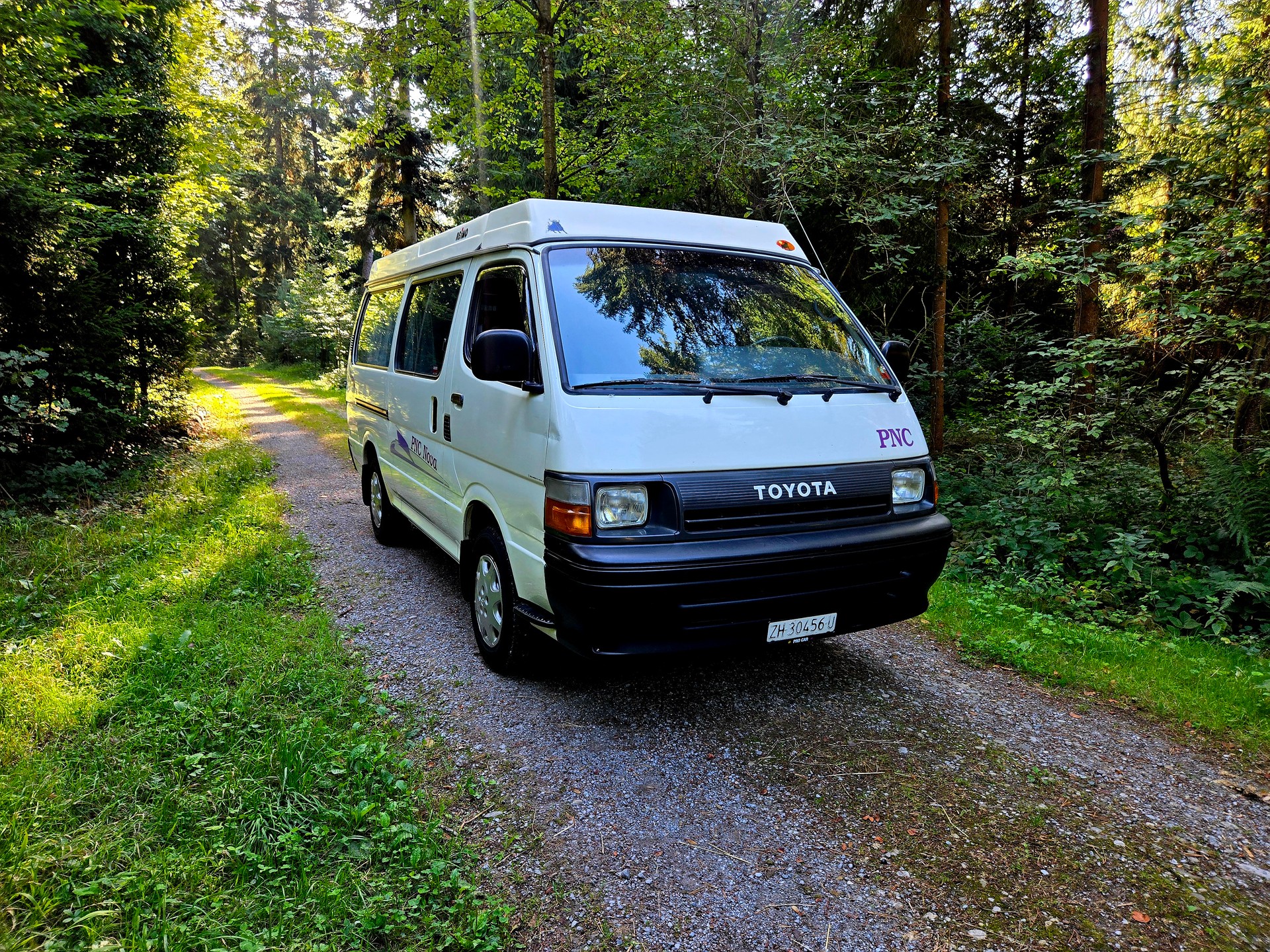 TOYOTA PNC Nova