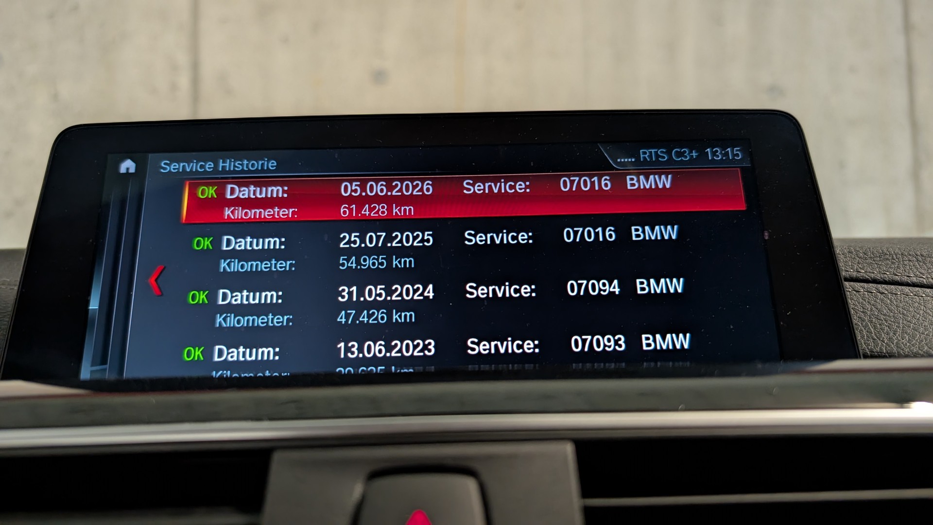 BMW 440i xDrive Cabrio Luxury Line-image-9