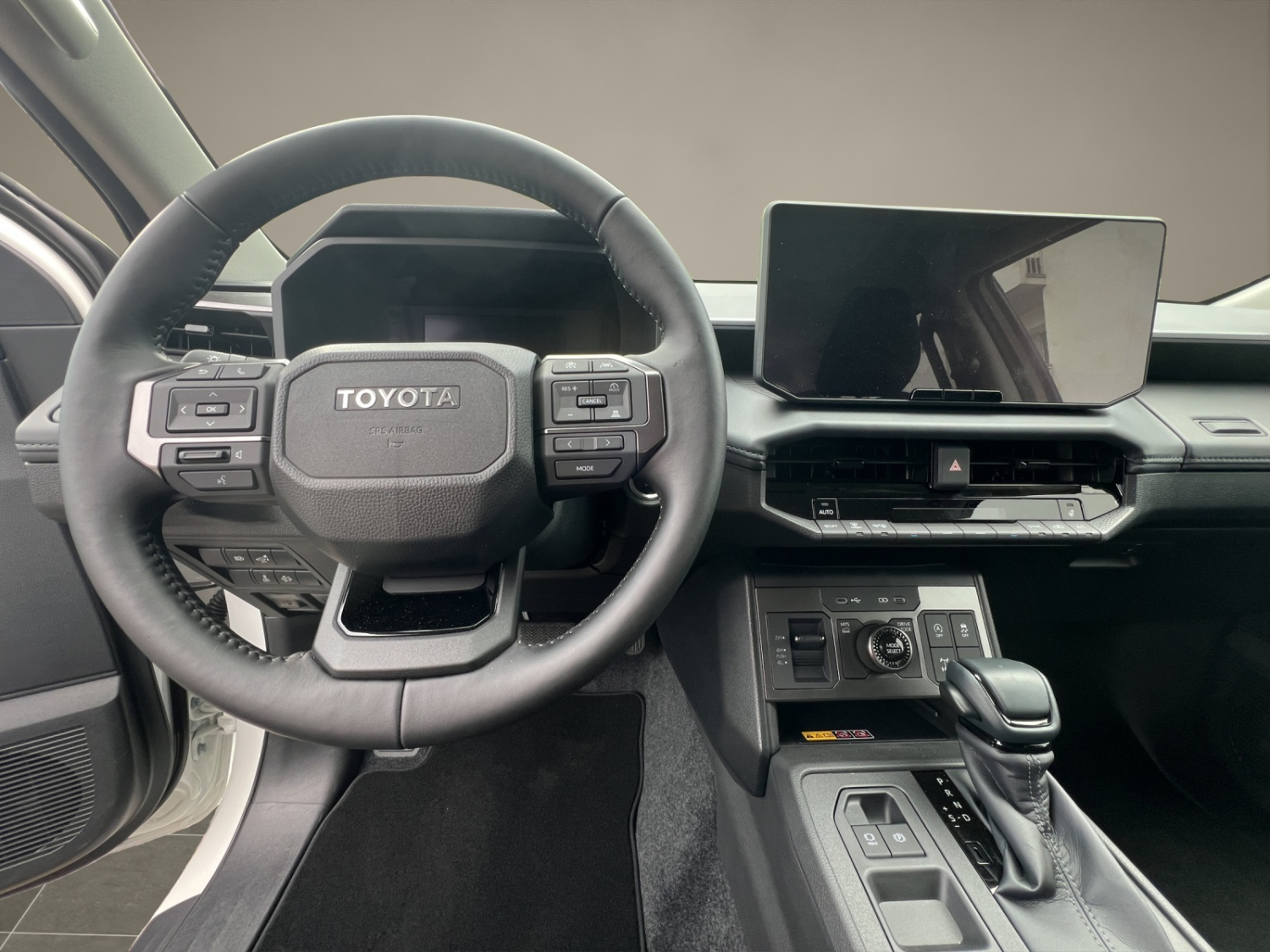 TOYOTA Hilux Double Cab.-Pick-up 2.8 D-4D 204 Style MHEV-image-11