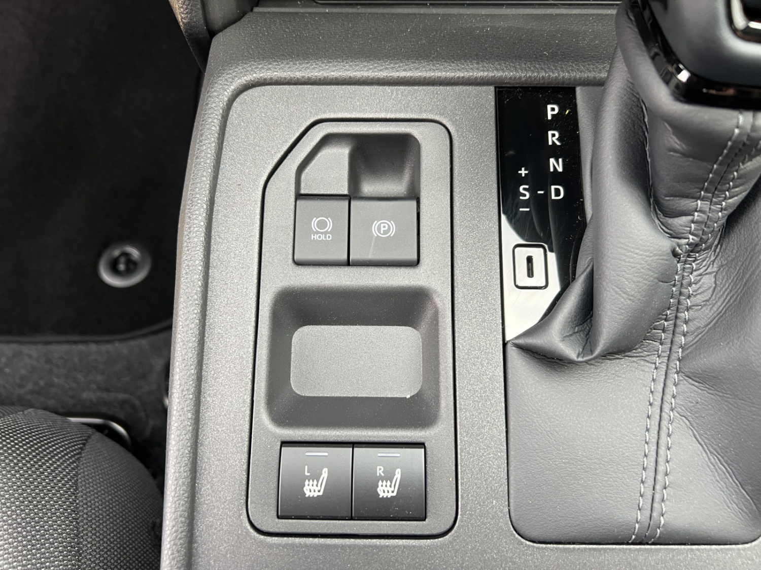 TOYOTA Hilux Double Cab.-Pick-up 2.8 D-4D 204 Style MHEV-image-19