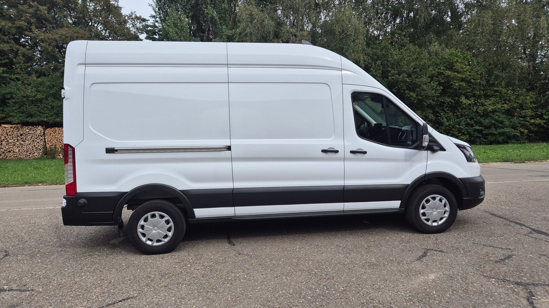 FORD E-Transit Van 350 L3 H3 Trend RWD 68kWh-image-5