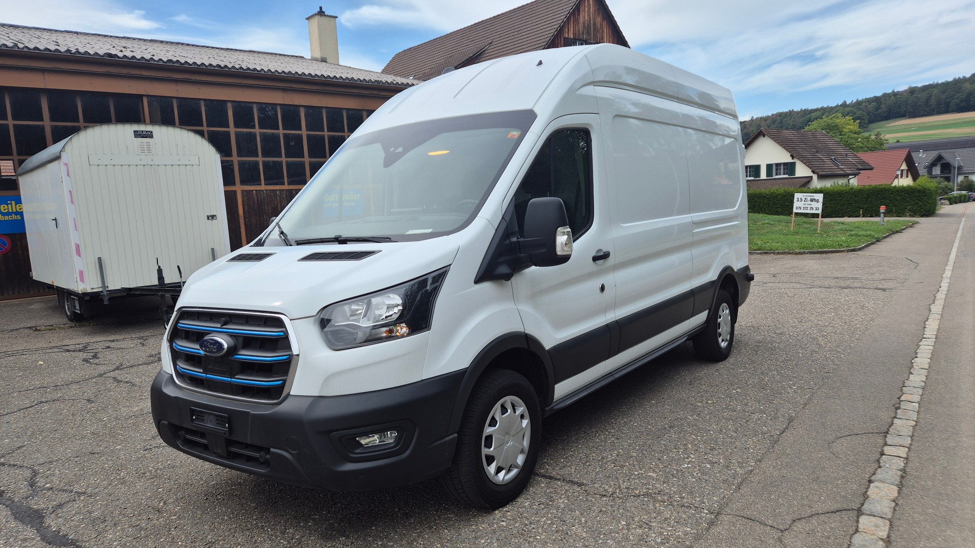 FORD E-Transit Van 350 L3 H3 Trend RWD 68kWh-image-0