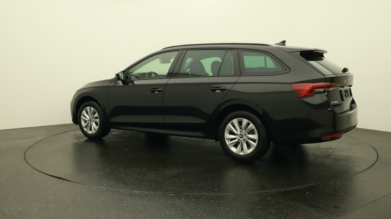 SKODA Octavia Combi 2.0 TDI DSG Selection-image-2