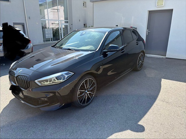 BMW 120i-image-1