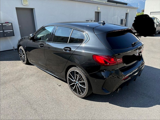 BMW 120i-image-2