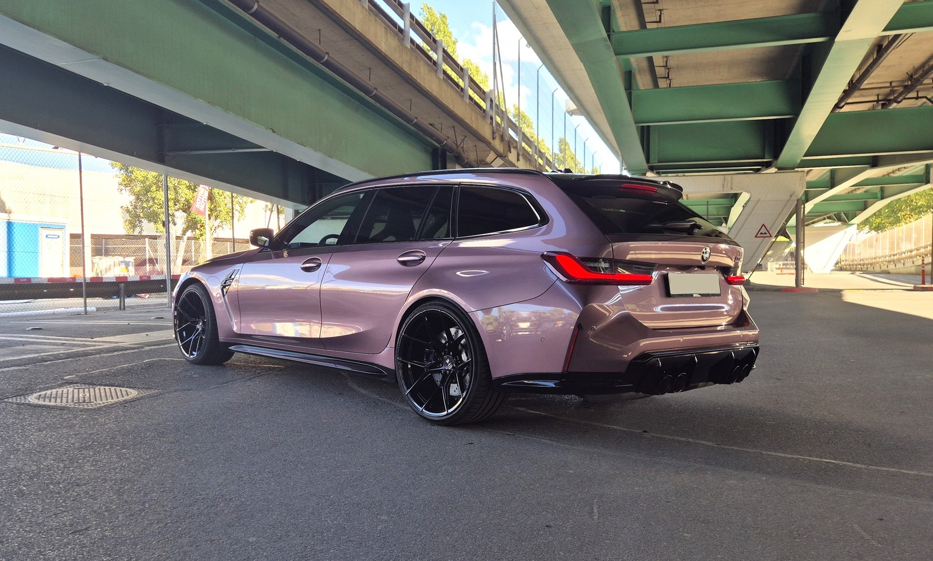 BMW M3 Touring xDrive Competition M-image-4