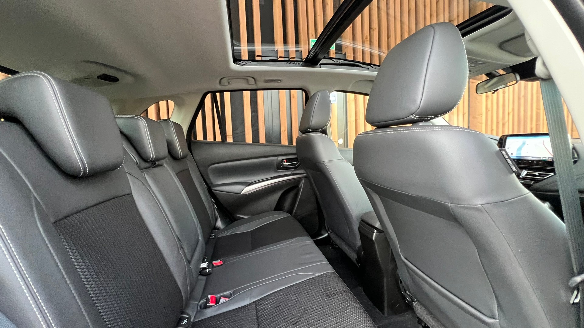 SUZUKI S-CROSS 1.5 COMPACT TOP HYBRID l 116 PS-image-29
