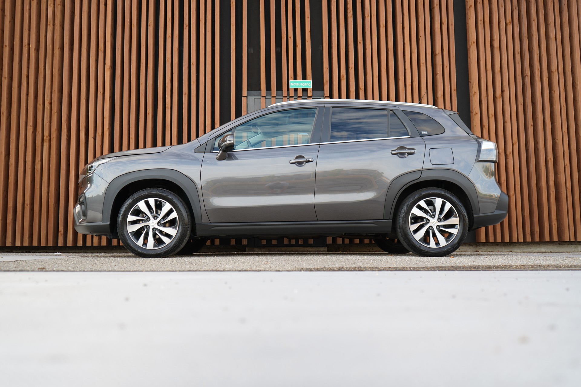 SUZUKI S-CROSS 1.5 COMPACT TOP HYBRID l 116 PS-image-1