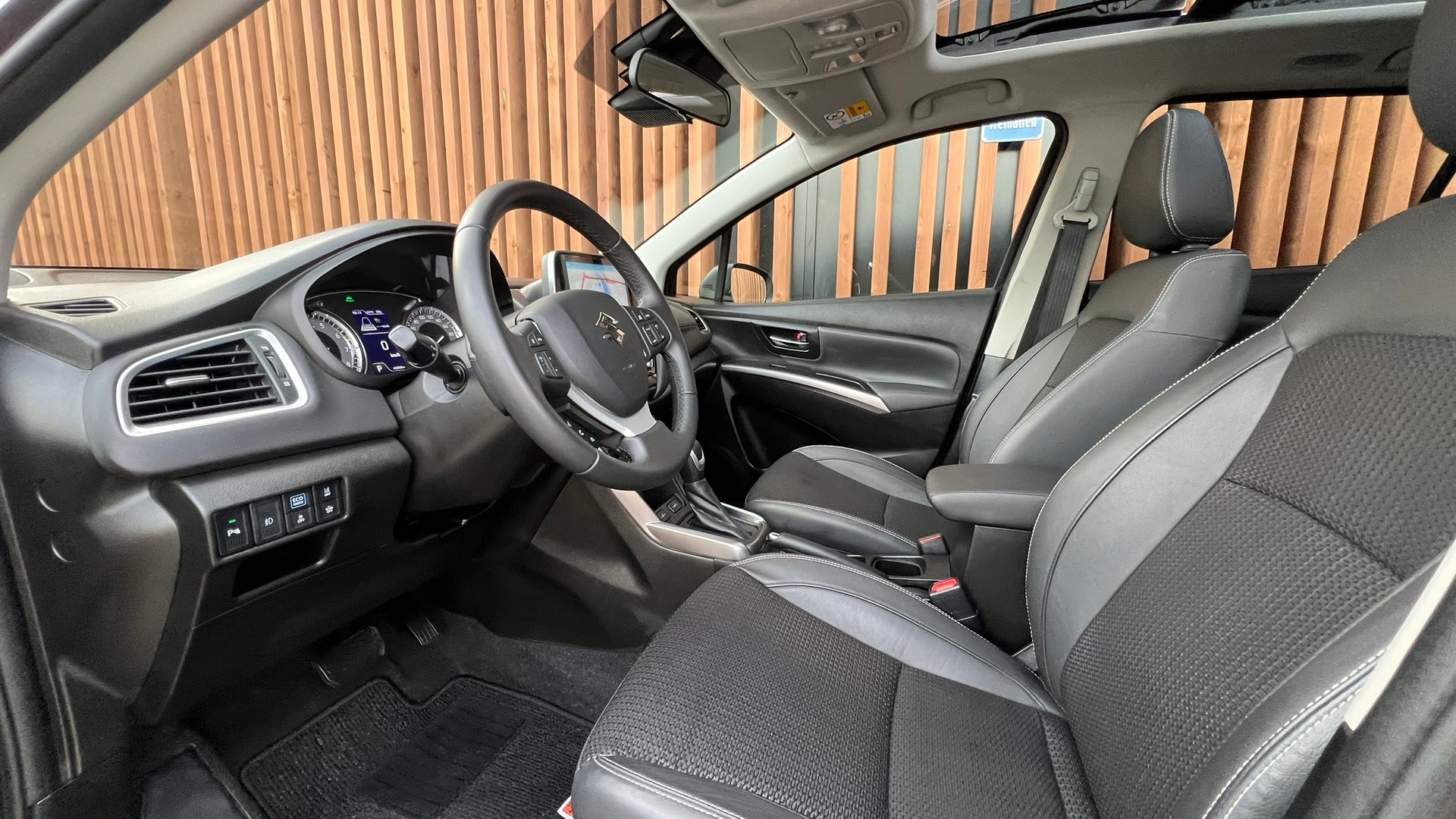 SUZUKI S-CROSS 1.5 COMPACT TOP HYBRID l 116 PS-image-26