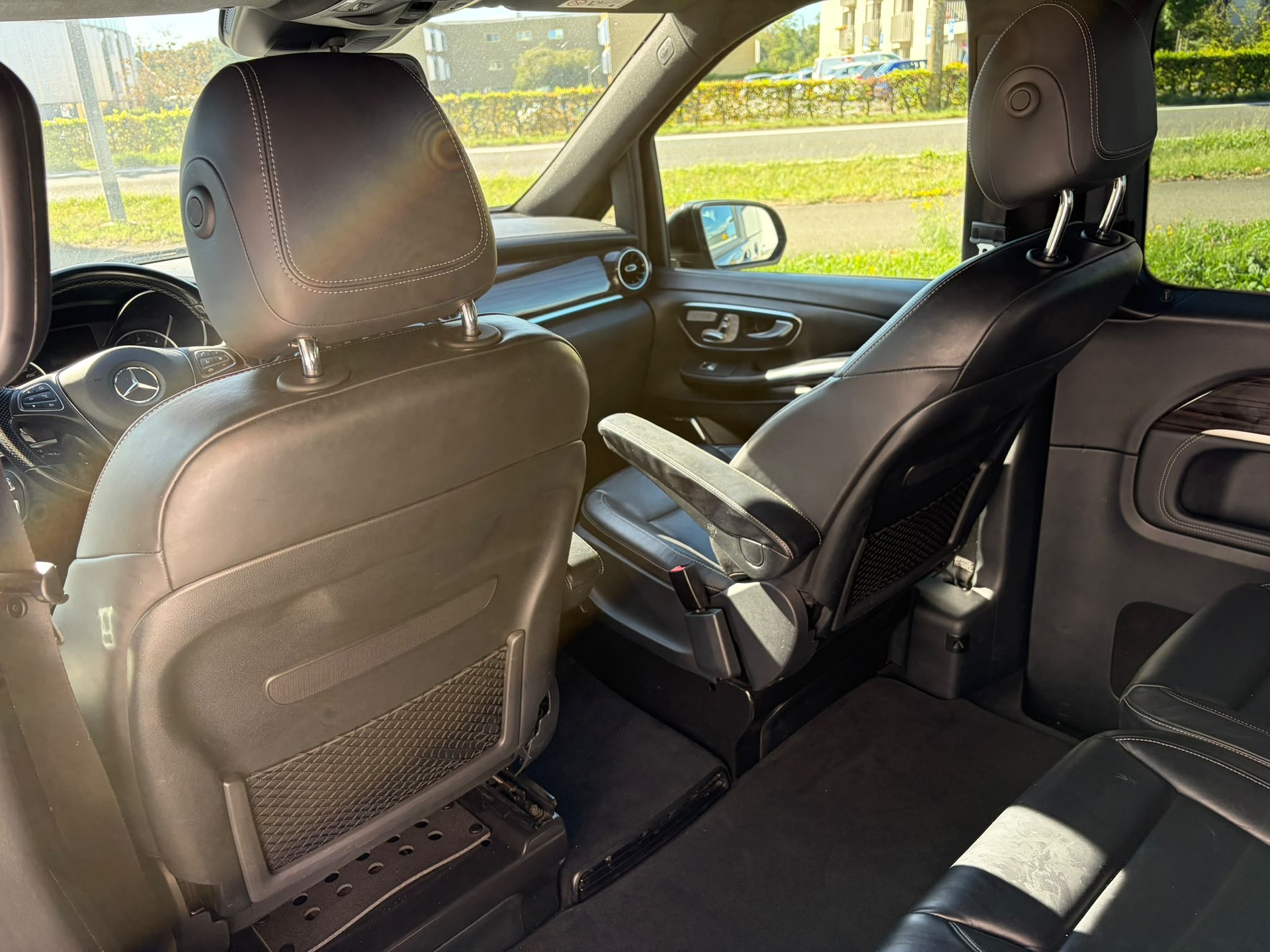 MERCEDES-BENZ V 300 d extralang Swiss Edition 4Matic 9G-Tronic-image-11