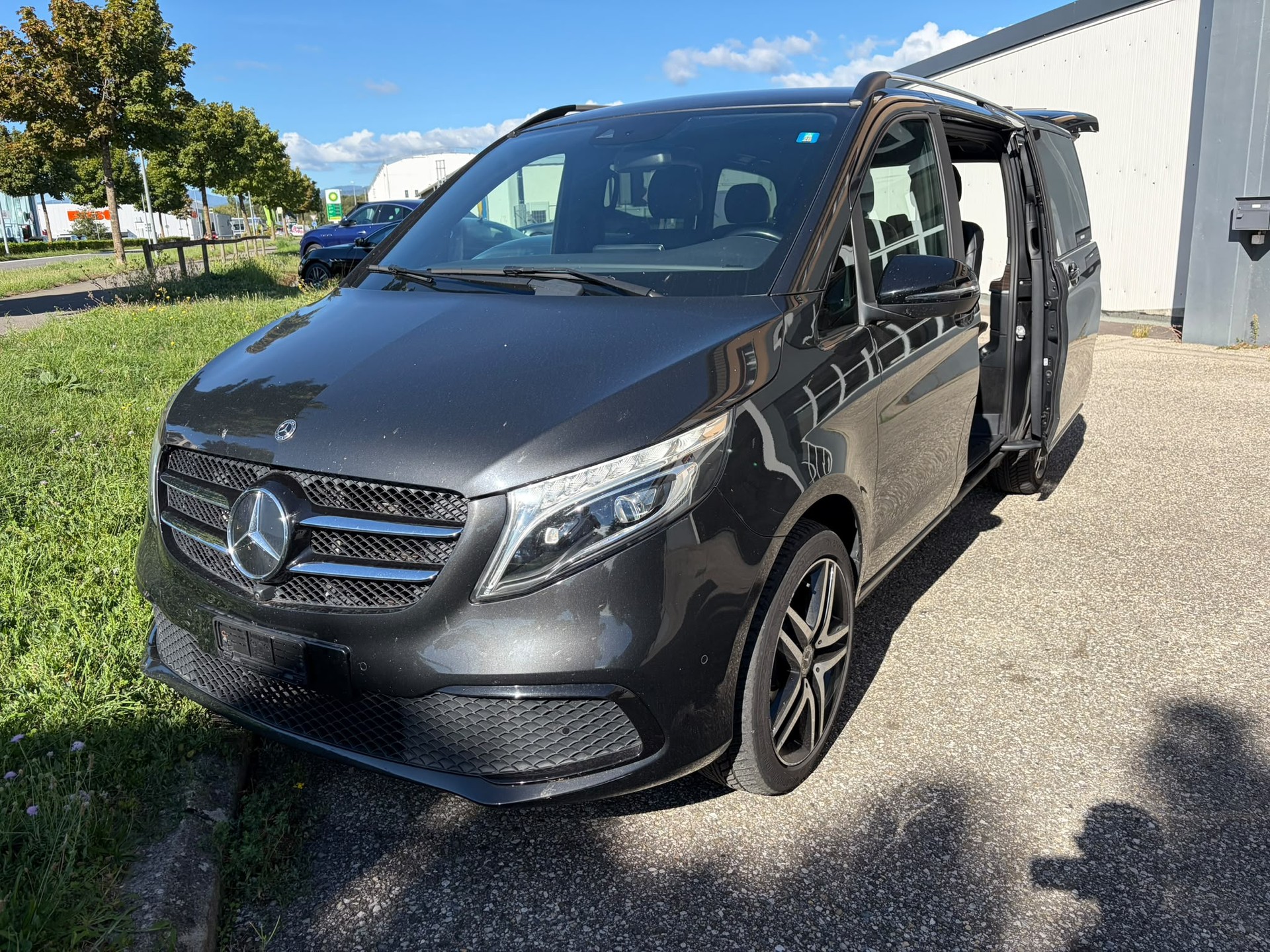 MERCEDES-BENZ V 300 d extralang Swiss Edition 4Matic 9G-Tronic-image-2