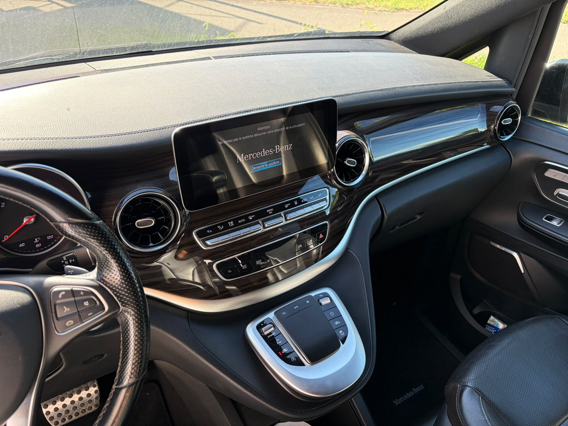 MERCEDES-BENZ V 300 d extralang Swiss Edition 4Matic 9G-Tronic-image-8