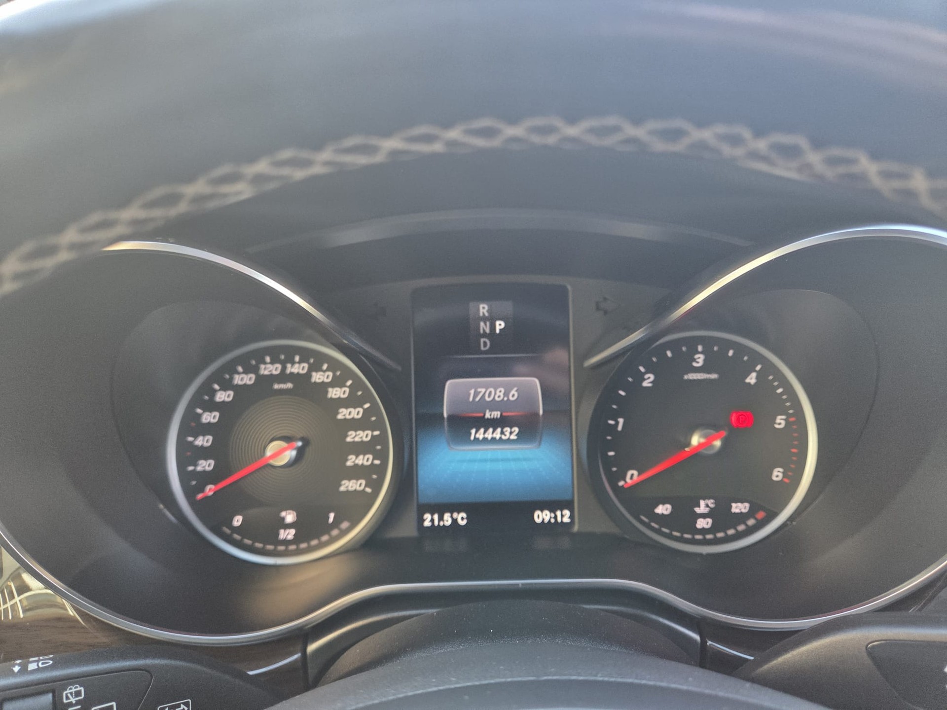 MERCEDES-BENZ V 300 d extralang Swiss Edition 4Matic 9G-Tronic-image-5
