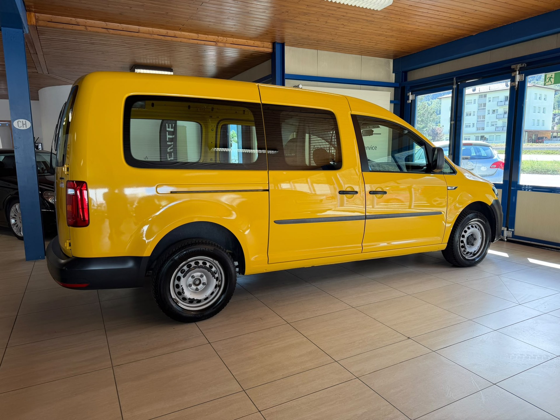 VW CADDYMAX 2.0 TDI 55 KW 4x4-image-13