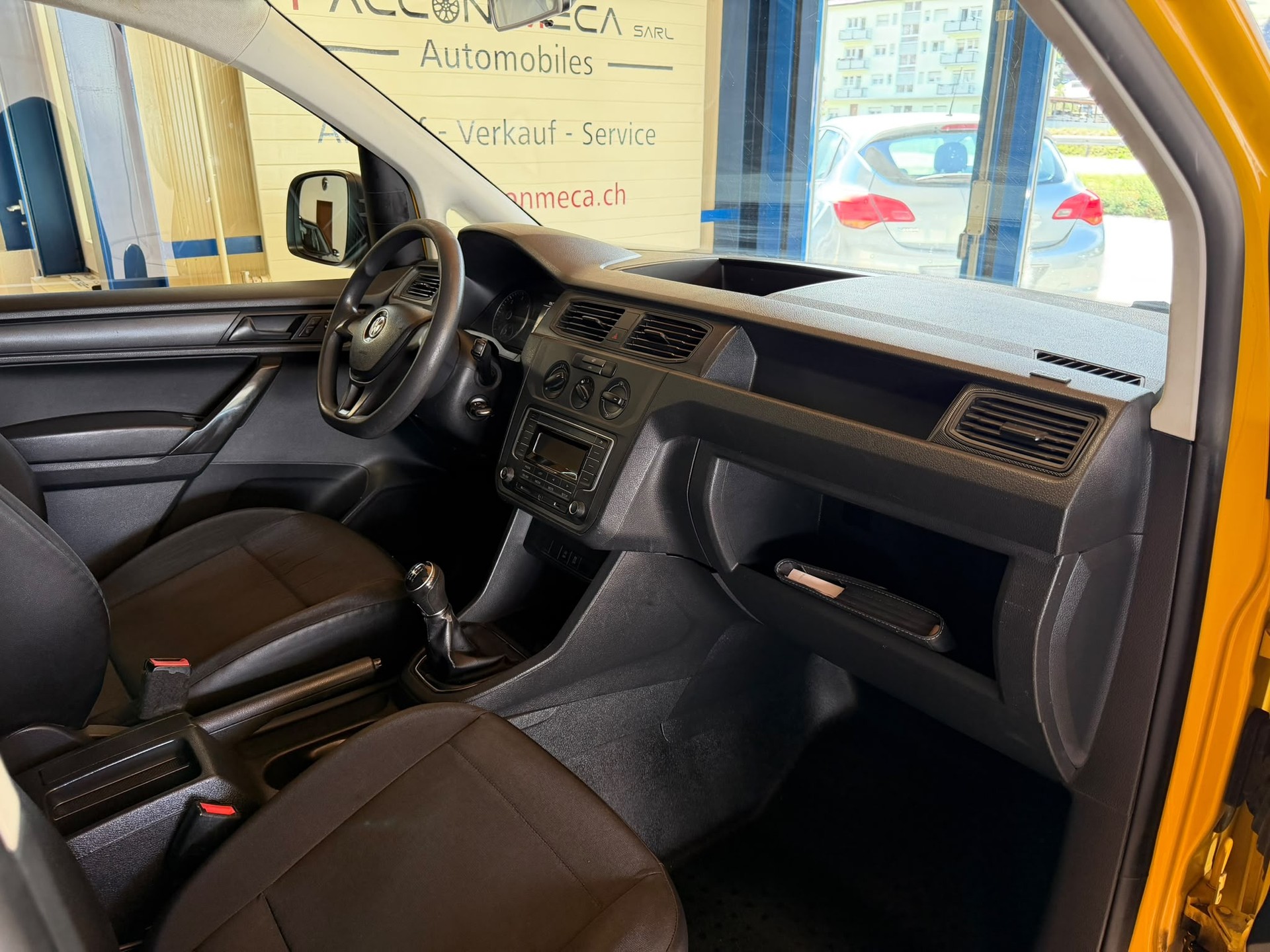 VW CADDYMAX 2.0 TDI 55 KW 4x4-image-18