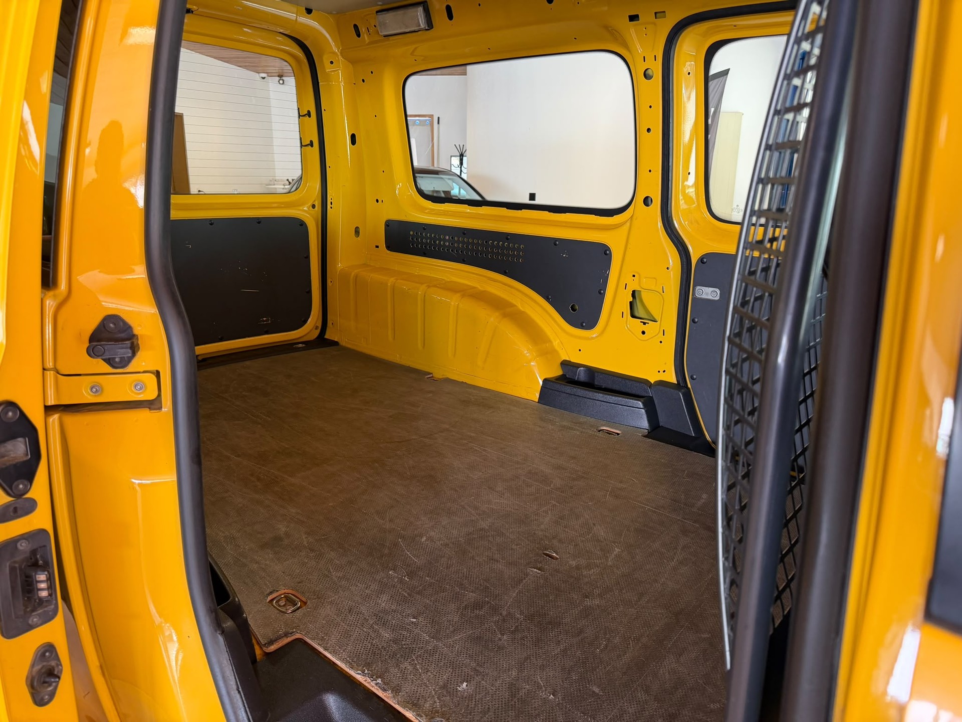 VW CADDYMAX 2.0 TDI 55 KW 4x4-image-20