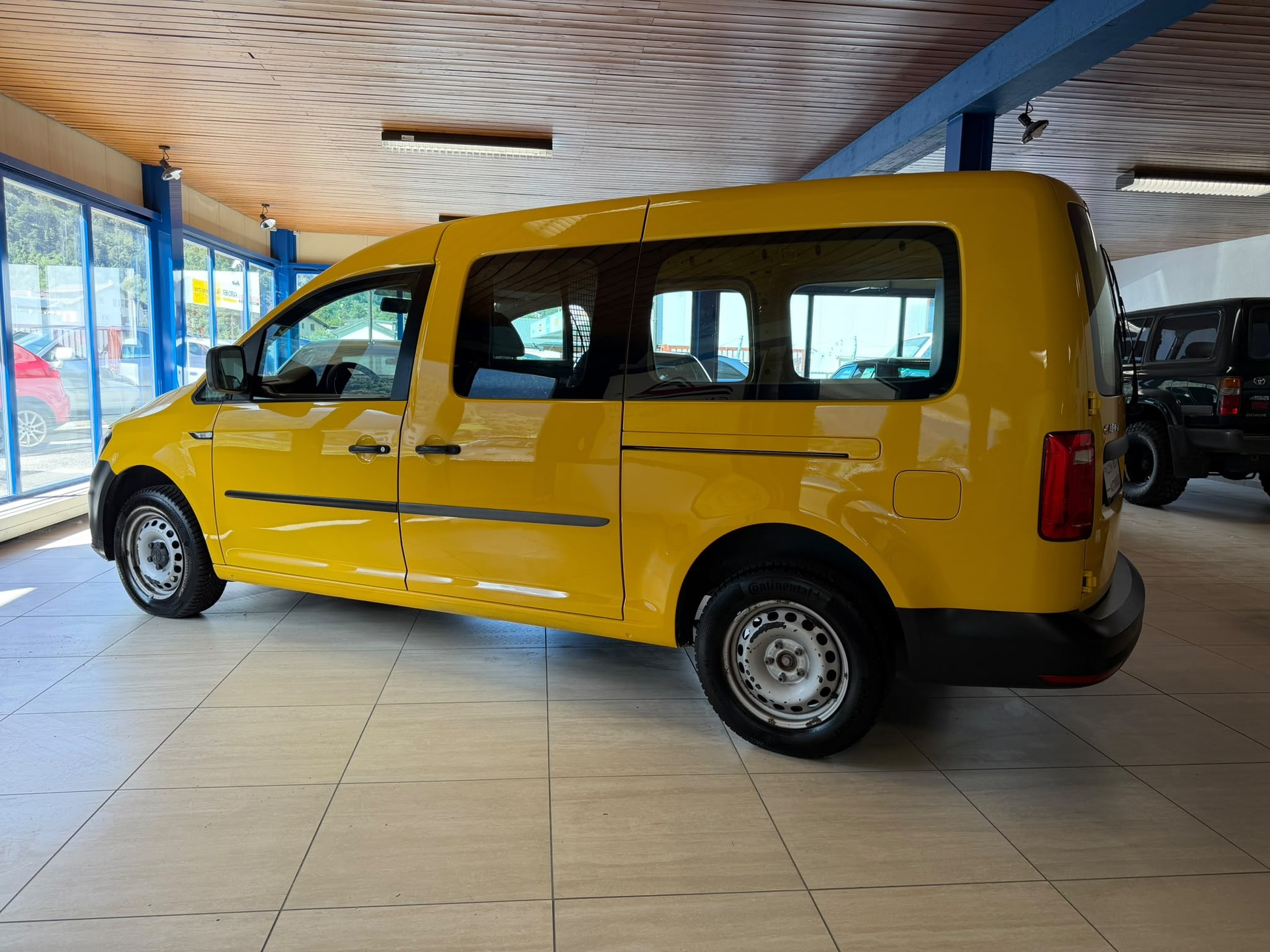 VW CADDYMAX 2.0 TDI 55 KW 4x4-image-8