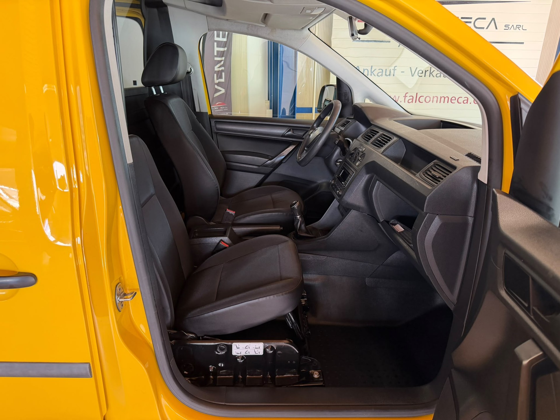 VW CADDYMAX 2.0 TDI 55 KW 4x4-image-19