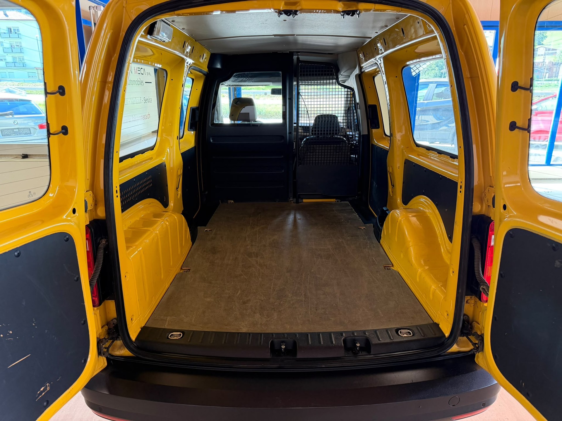 VW CADDYMAX 2.0 TDI 55 KW 4x4-image-14