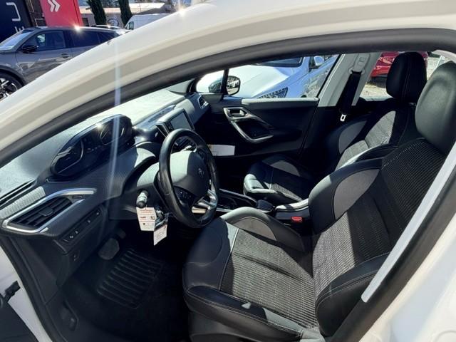 PEUGEOT 2008 1.6 VTi Allure-image-5