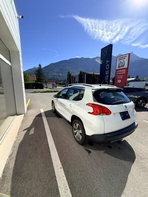 PEUGEOT 2008 1.6 VTi Allure-image-3