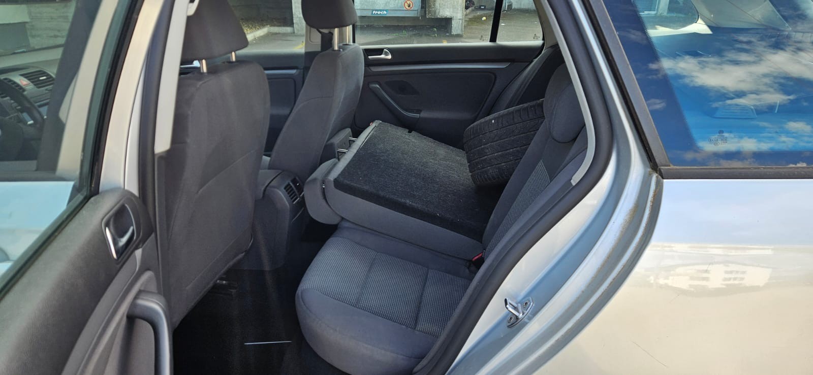 VW Golf Variant 1.9 TDI Trendline-image-6