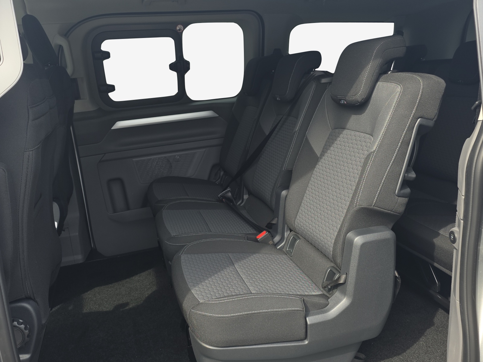 VW Caravelle 2.5TSI eHYBRID Edition 16,5kWh 8Aut.-image-8