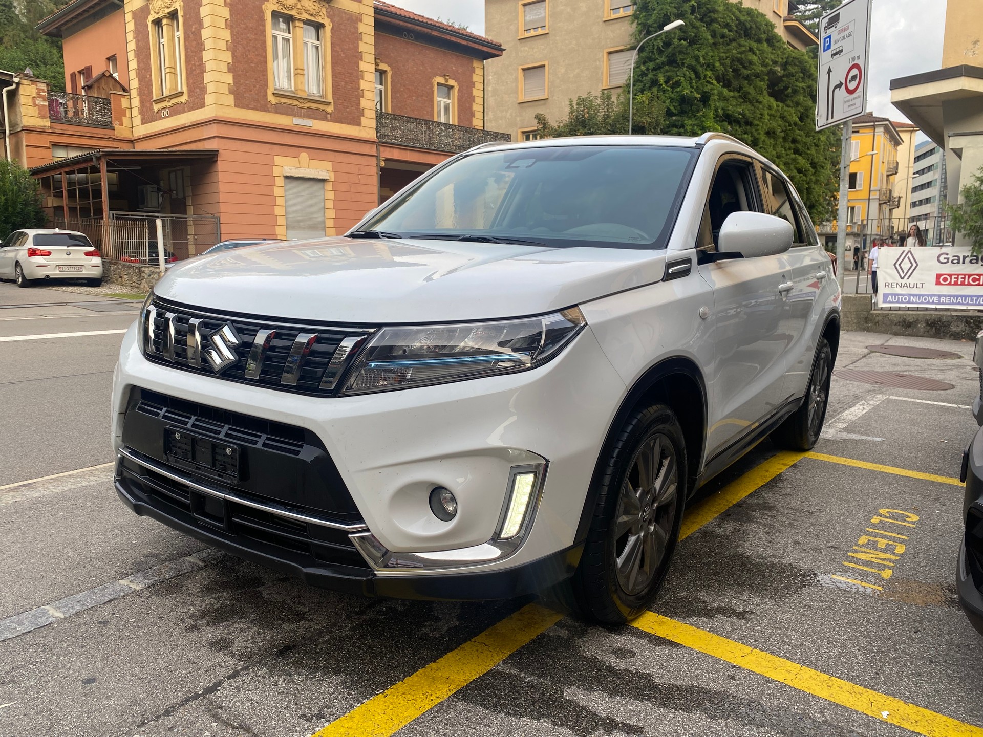 SUZUKI Vitara 1.4 Boosterjet Compact Top Hybrid Swiss Edition-image-0