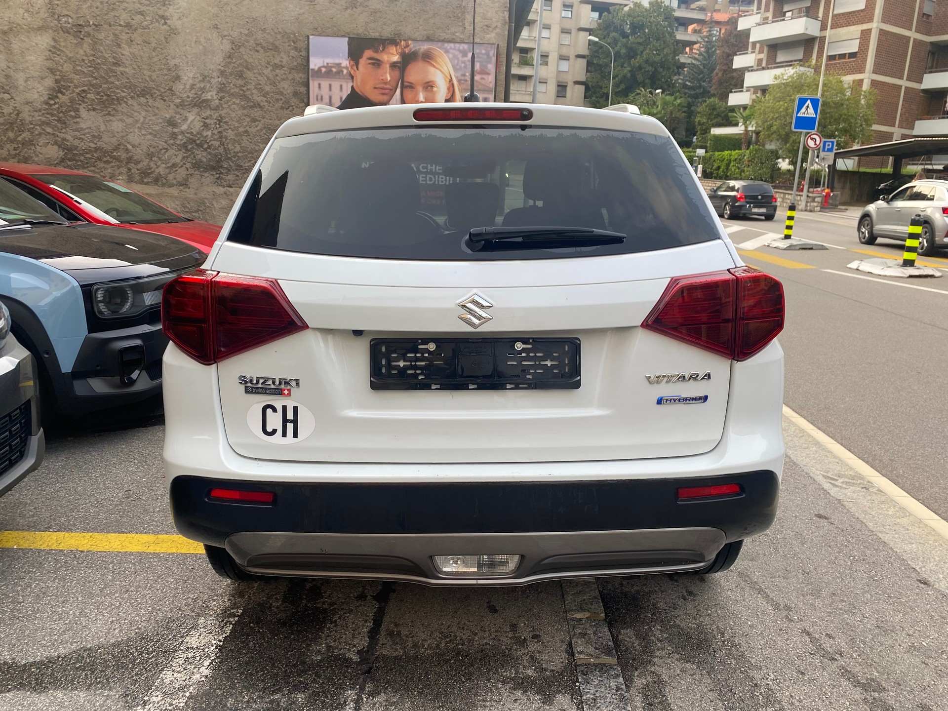 SUZUKI Vitara 1.4 Boosterjet Compact Top Hybrid Swiss Edition-image-3