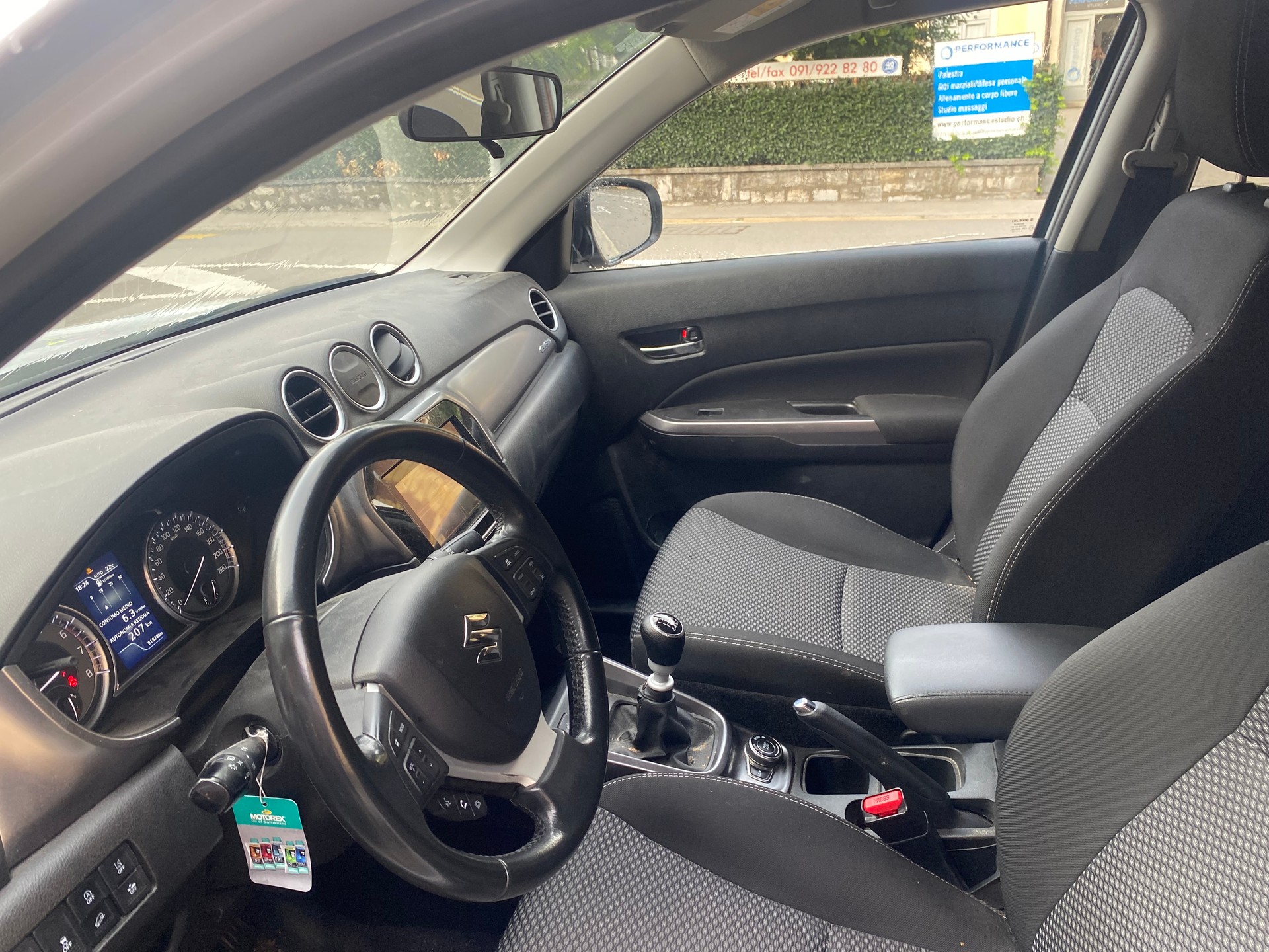 SUZUKI Vitara 1.4 Boosterjet Compact Top Hybrid Swiss Edition-image-7
