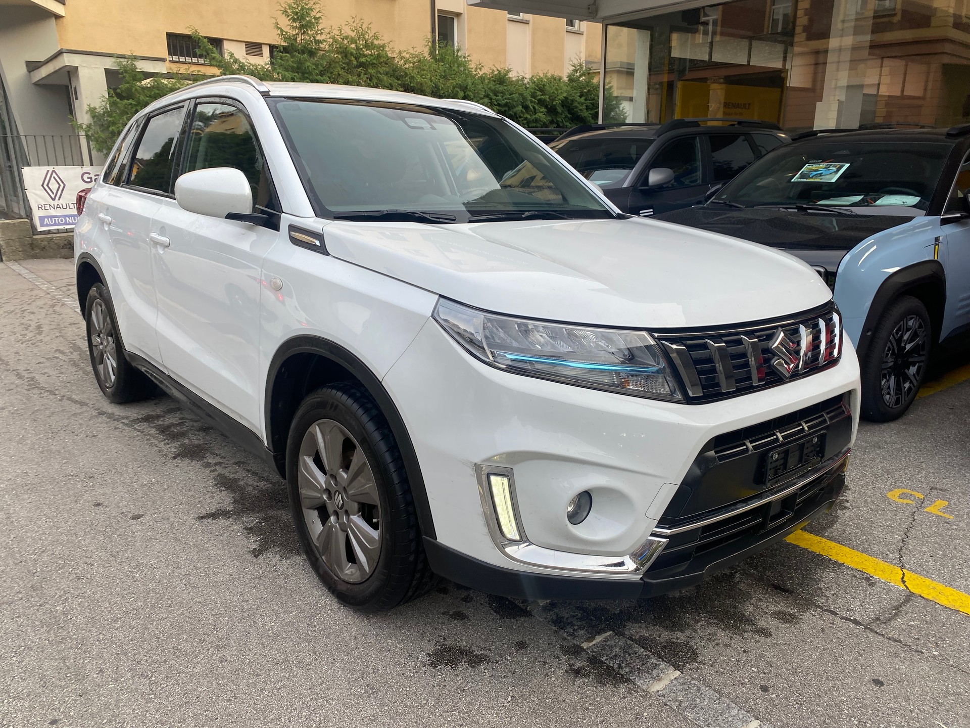 SUZUKI Vitara 1.4 Boosterjet Compact Top Hybrid Swiss Edition-image-2